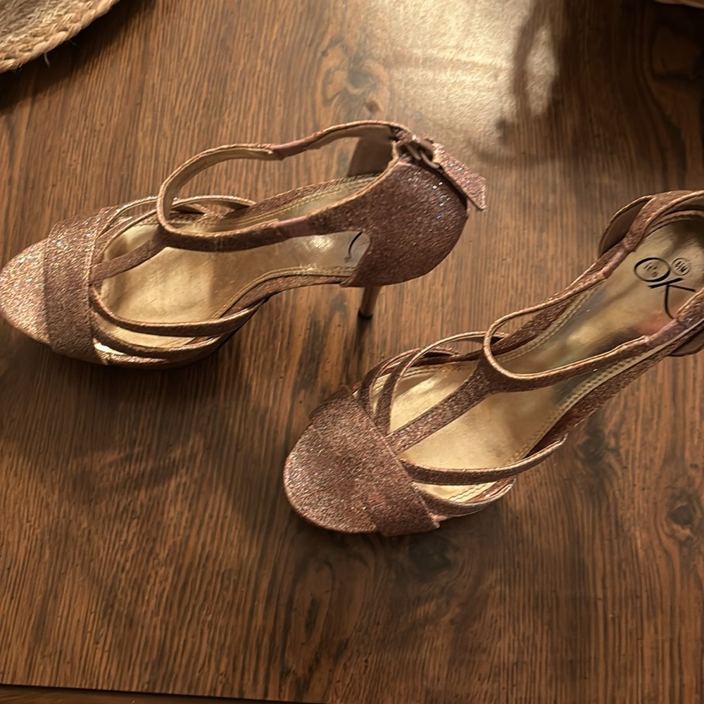 it’s OK pink glitter high heels Size 8.5